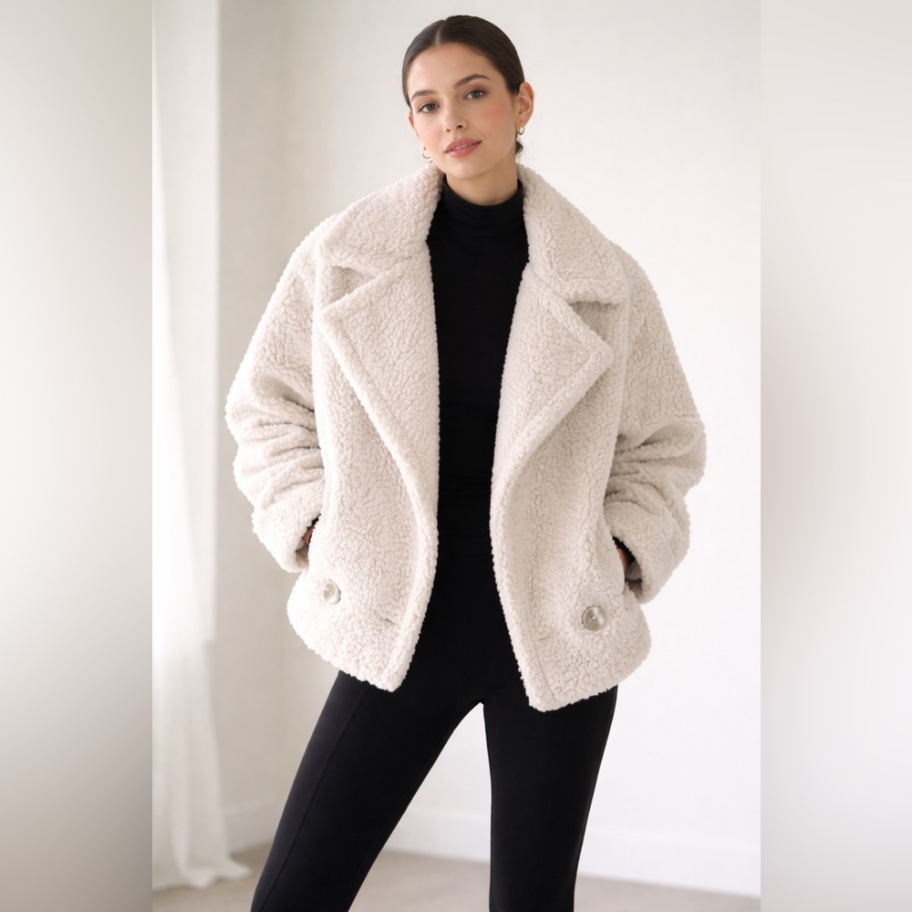 European Boutique NWT Sherpa Jacket size universal oversized